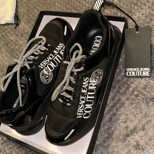 Versace jeans couture 10.5 black with white good condition